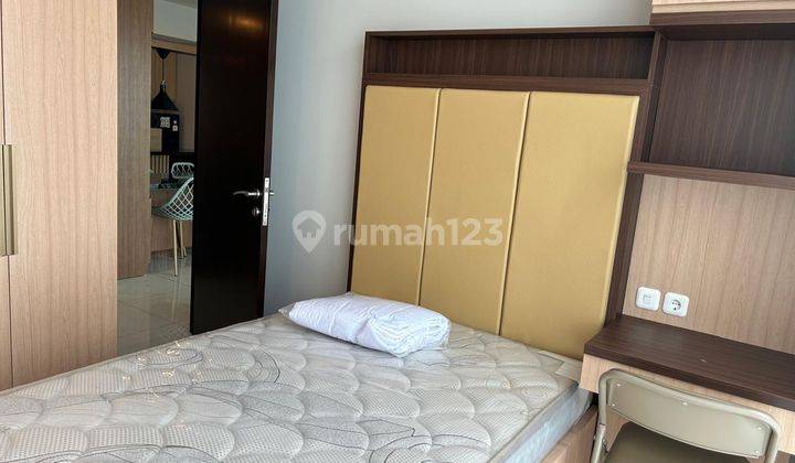 Apartement The Kensington Royal Suites Furnished Bagus 1