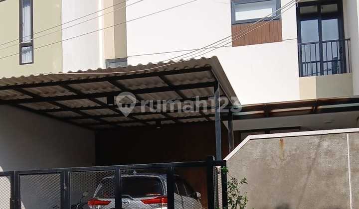 Dijual Rumah Siap Huni Furnished di Cluster Dilenia Harapan Indah