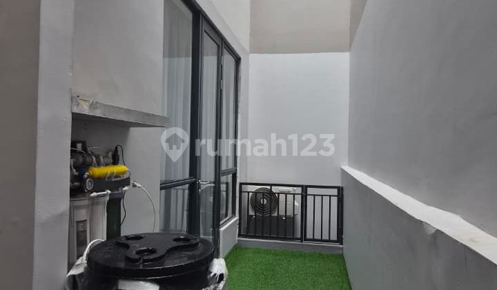 3-Story House Ready to Occupied in Kelimutu Asya, Jakarta Garden City, Cakung, East Jakarta 2