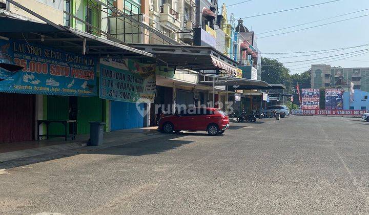 Disewakan Ruko di Bulevar Hijau Harapan Indah Bekasi 1