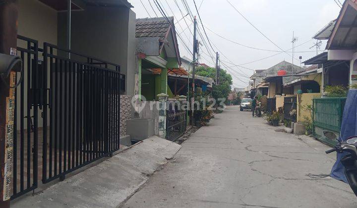 Dijual Rumah Bagus Rapih di Taman Harapan Baru, Bekasi 2