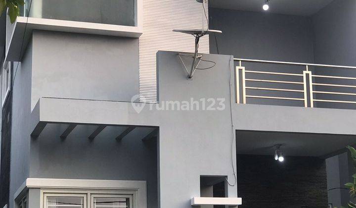 Dijual Rumah Posisi Hoek di Taman Lembah Hijau Lippo Cikarang 1