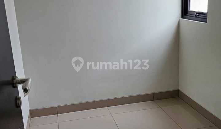 Rumah Nyaman di Summarecon Crown Gading, Bekasi 2