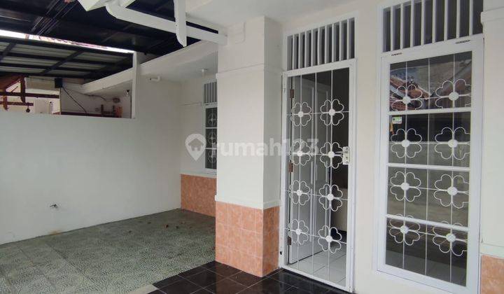 Dijual Rumah Lingkungan Aman Nyaman Sudah Renovasi di Taman Harapan Baru  2