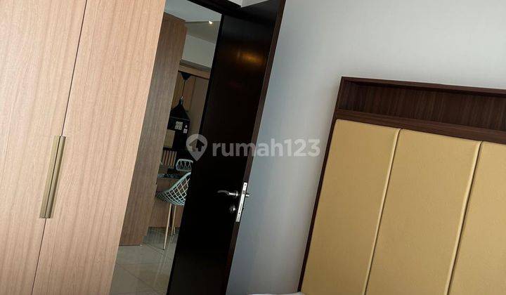 Apartement The Kensington Royal Suites Furnished Bagus 2