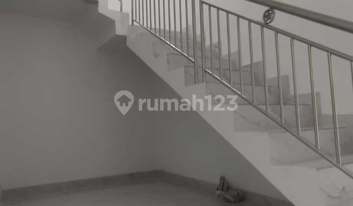 Rumah 2lt di Harapan Indah dengan Desain Modern  Dekat Sekolah & Fasilitas Umum 2