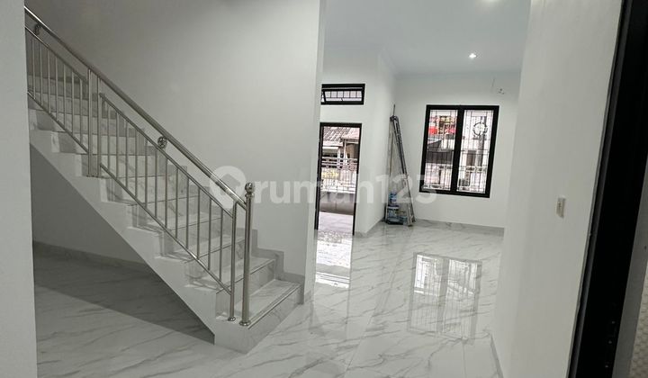 Rumah Baru di Harapan Indah Bekasi - Lokasi Strategis