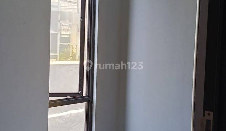 Disewakan Rumah 2 Lantai Bagus Rapih di Green Ara Residence Cluster Balsa, Bekasi 2