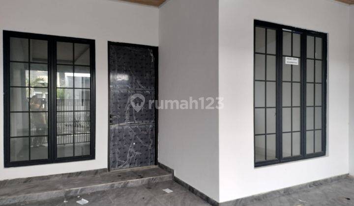 Dijual Rumah 2 Lantai Bagus di Taman Harapan Baru, Bekasi 1