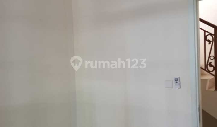 Rumah Siap Huni di Cluster La Siene, JGC Cakung Jakarta Timur 2