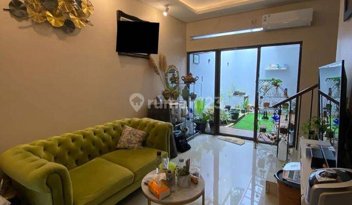 Rumah Cantik 2lt., Furnished, Siap Huni, Fasilits Lgkp di Serpong 2