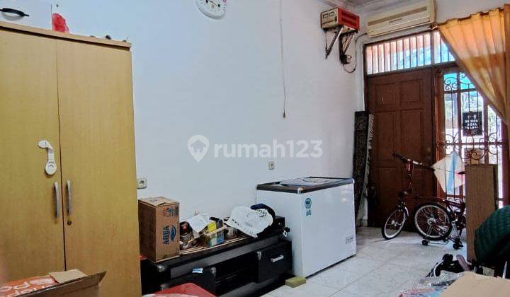 Rumah Dekat Mesjid, Pasar Modern, Halte Bus, Sekolah, Pintu Tol 8