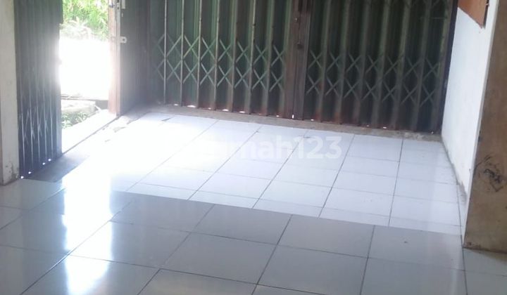 Land only kiosk for sale, 430 square meters in Batugede. Land only kiosk for sale, 430 square meters in Batugede.