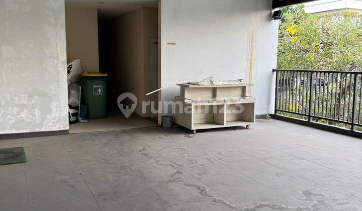 Commercial Office Building in Central Gading Serpong Boulevard