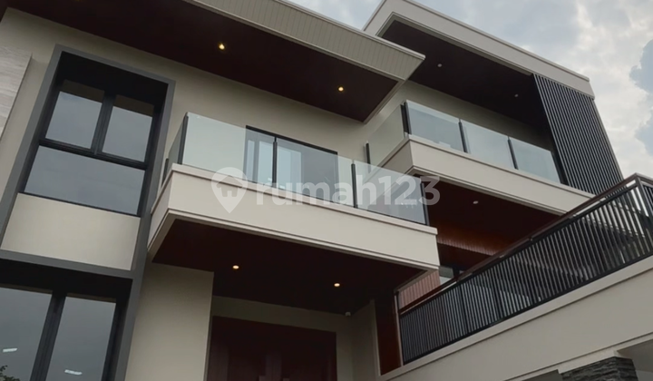 Rumah Brand New Eminent Bsd City Hook Mewah 