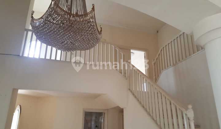Marble House in Lippo Karawaci near Toll Road and University 2