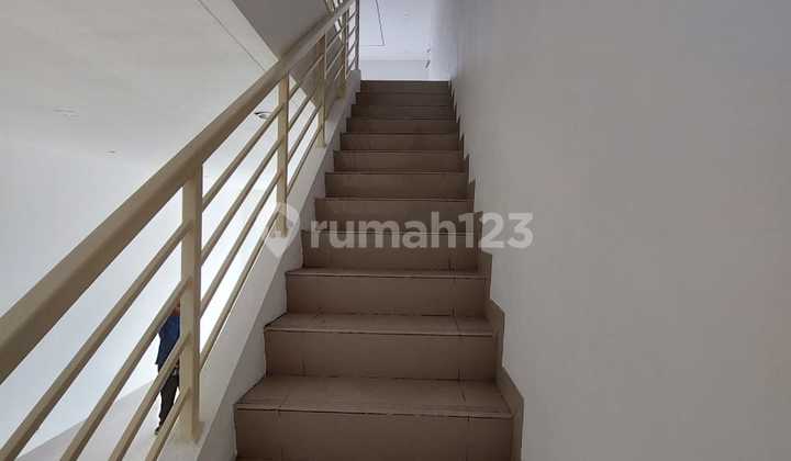 FOR RENT: Sorrento Junction Shop House Facing Gading Serpong Road VIRAL! 2