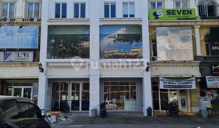 Ruko Mendrisio Gandeng Hadap Jalan Boulevard Gading Serpong