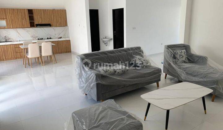 Disewakan Rumah di Santorini 2 Lantai Baru 2