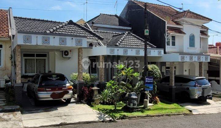 Dijual Rumah di Taman tampak siring SHM Sudah Renovasi 1