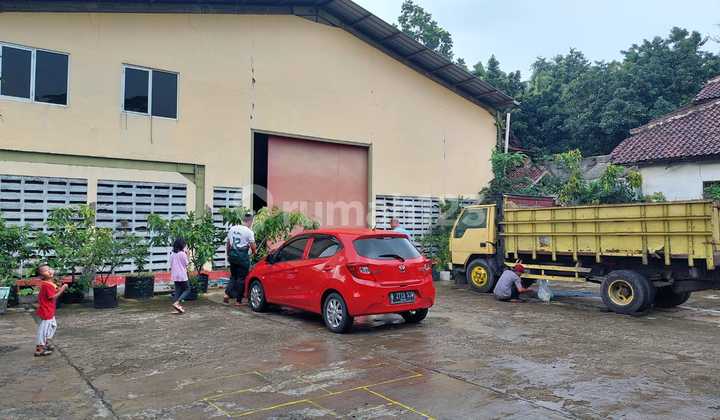 Simple Warehouse for Sale in Leuwinutuq, Sentul, with SHM Certificate