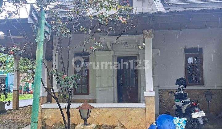 House for Rent in Victoria, Located at the Corner.