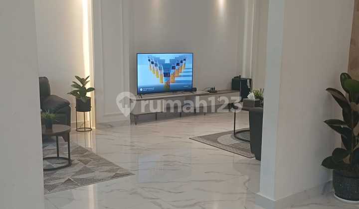 Disewakan Harian Weekday atau Weekend Cluster Santorini With Swiming Pool 2