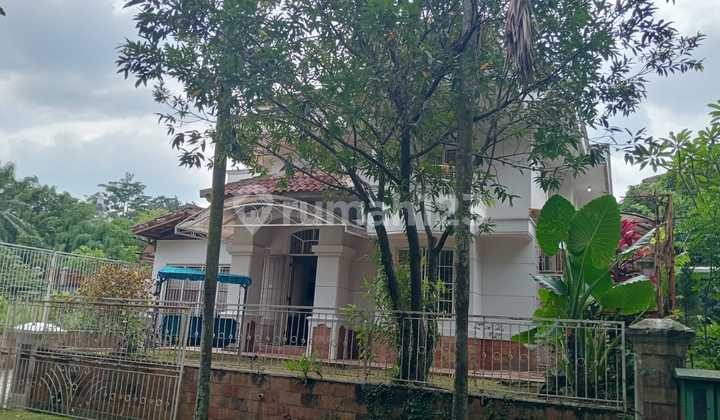 Dijual Rumah Di Cluster Mediterania With.swiming Pool SHM