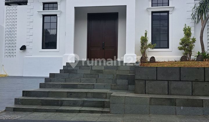 Rumah Dijual With Swiming Pool Furnished SHM