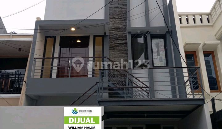 New 3.5-Story Fully Renovated House in Sunter Bisma New 3.5-Story Fully Renovated House in Sunter Bisma