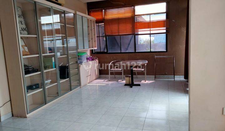 Dijual Rumah 3 Lantai di Citra 9