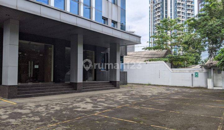Disewakan Gedung 5 lantai di Jalan Kapten Tendean 2