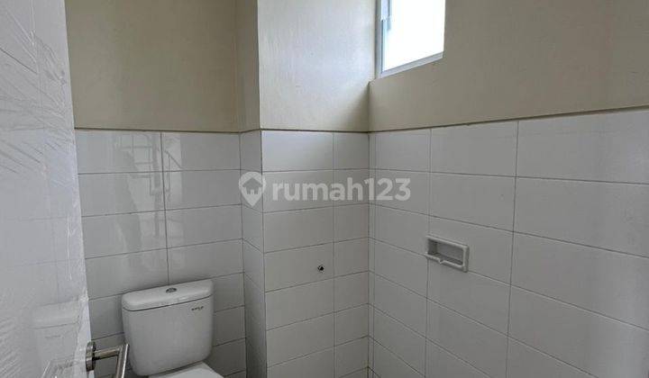 Ruko 4 lantai di Pusat CBD Kota Mandiri Bekasi SHM