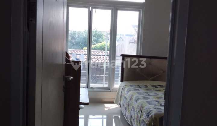 Rumah 2 Lantai 4KT Di Pondok Bambu Jakarta Timur 2