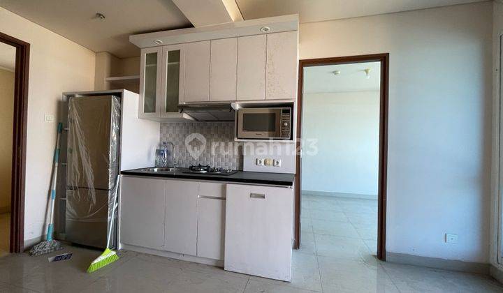 Apartemen Calia 3BR Semi Furnished Lantai 39 Di Pulomas ** 1