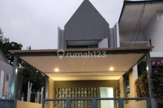 Rumah Baru Modern Di Griya Loka BSD Tangerang Selatan 1