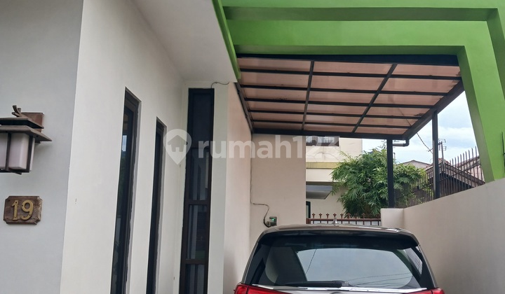 Rumah Rapi Bersih Di Pinggir Jalan Swadaya Bilangan Jaksel Rumah Rapi Bersih Di Pinggir Jalan Swadaya Bilangan Jaksel