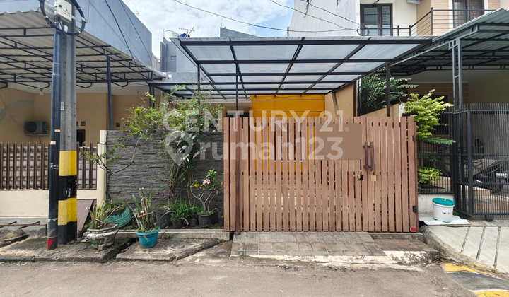 Rumah 2 Lantai Di Janur Kuning, Kelapa Gading