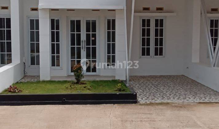 Rumah mewah konsep Eropa dekat kota