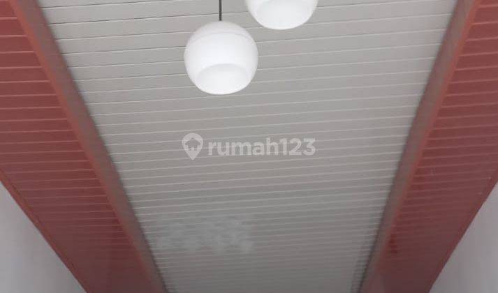 Rumah konsep Eropa dekat kota  8