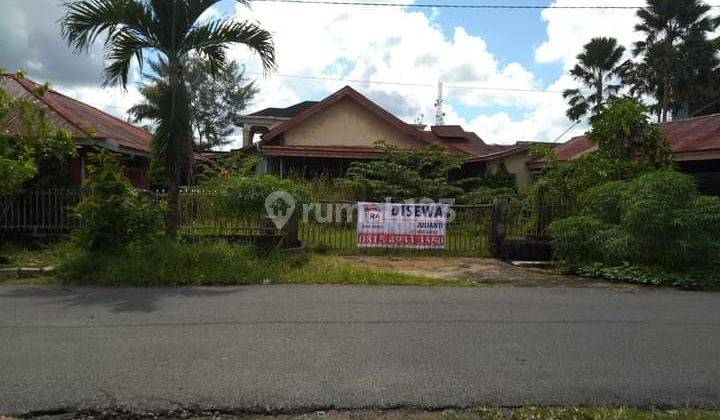 Tanah dengan Rumah Tua Posisi Hook di Jalan Pulau We Kota Baru 2