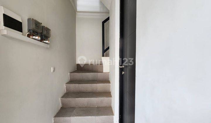 rumah 2 lantai dekat kampus Binus Araya 4