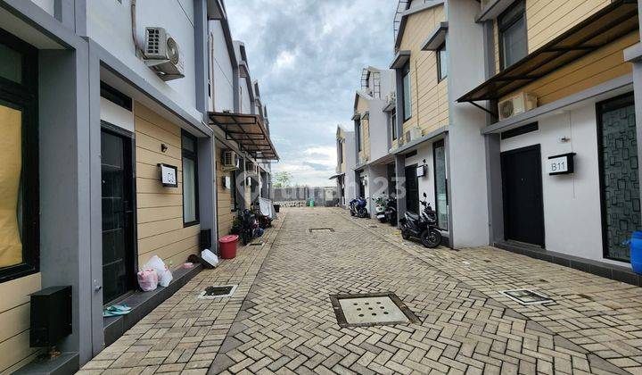 rumah 2 lantai dekat kampus Binus Araya 7