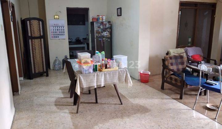 rumah masuk gang, dekat jalan besar SP Sudarmo, kawasan kuliner & dekat jalan sulfat. 7