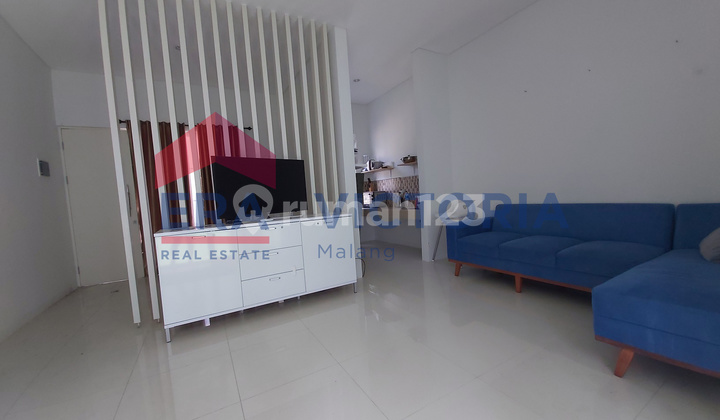 Di sewakan rumah 2 lantai full furnish + kanopi, selangkah ke jalan poros soehat, dekat kampus Polinema, UB 3