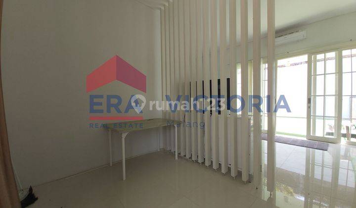 Di sewakan rumah 2 lantai full furnish + kanopi, selangkah ke jalan poros soehat, dekat kampus Polinema, UB 8