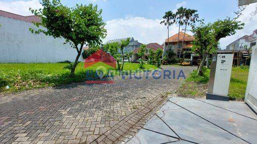 Rumah Di Cluster Telaga Golf Araya, Kamar Tidur Banyak, Semi Furnished.  2