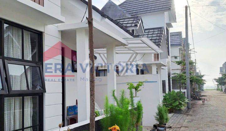 Rumah Cantik Minimalis Area Sukun, Perumahan La Vella House Jalan Pelabuhan Ketapang 2