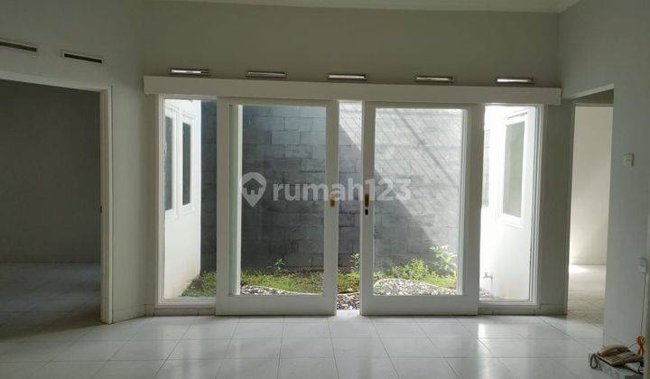 Rumah Siap Huni di Komplek Singgasana Pradana Bagus Lingkungan Aman 2