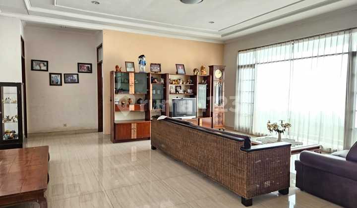 Rumah Bagus SHM Geger Kalong, Bandung